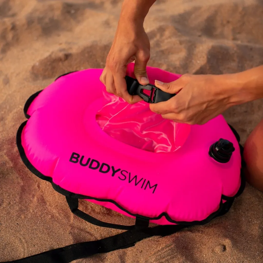 6_BL-06 Boya natación 10L impermeable para guardar pertenencias celular vaso doble valvula BuddySwim Rosa.webp
