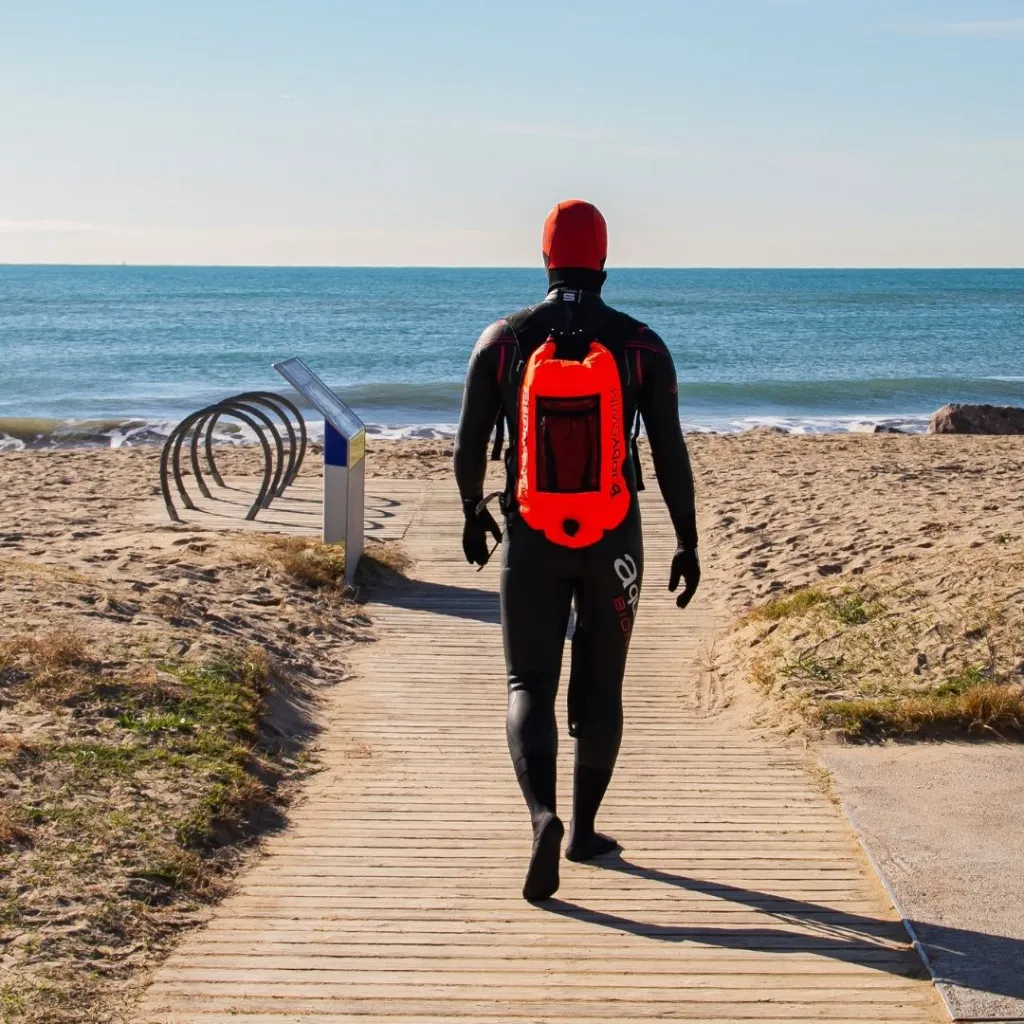 6_BL-22 Mochila Boya Impermeable 28L BuddySwim para Natación, Desmontable y Multifuncional Naranja.webp