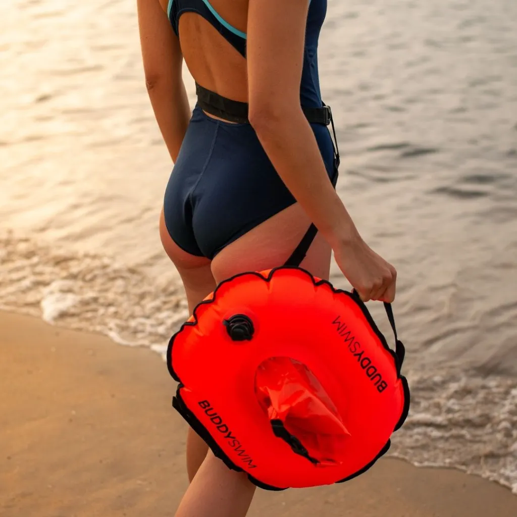 5_BL-05 Boya natación 10L impermeable para guardar pertenencias celular vaso doble valvula BuddySwim (1).webp